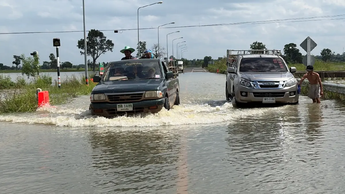 บุรีรัมย์ฝนตกหนัก! น้ำท่วมถนน-นาข้าว 100 ไร่ คาดขังนาน 15 วัน