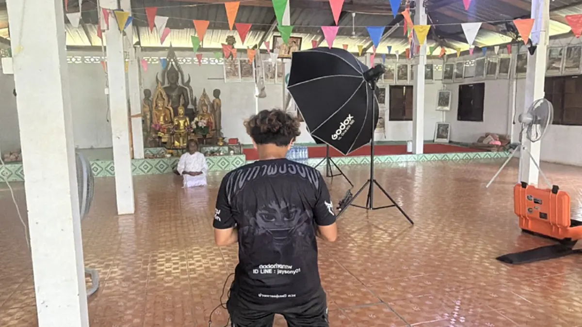 ยายวัย 70 ล่าสุดได้ช่างภาพถ่ายให้ใหม่ เห็นแล้วน้ำตาไหลแทนเลย