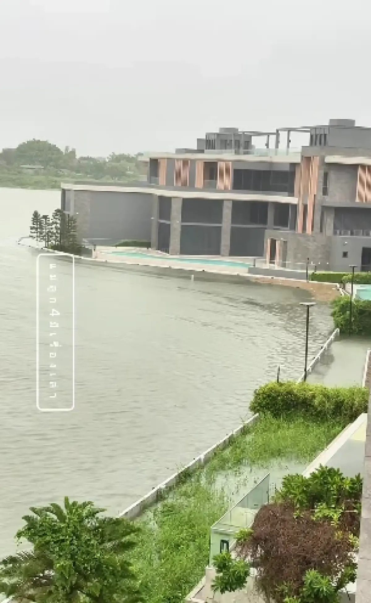 บ้าน 100 ล้าน ริมทะเลสาบ น้ำท่วมสูงกว่า 3 เมตร เจ้าของต้องอพยพด่วน