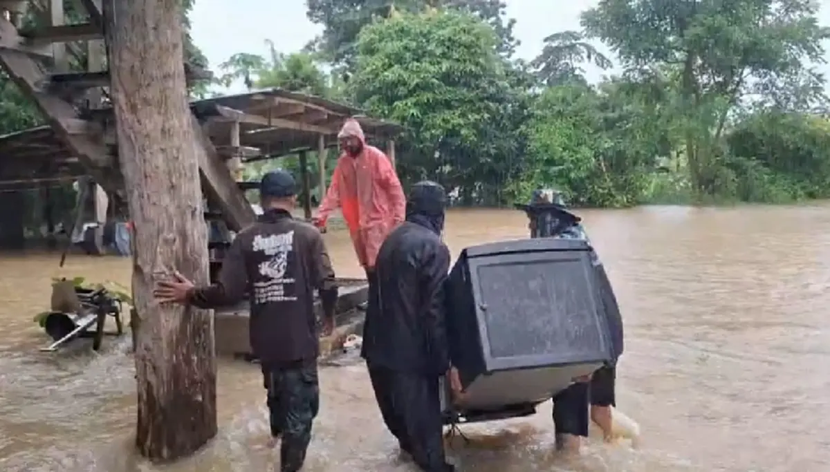 น้ำป่าสระแก้วทะลักตีสาม ท่วมบ้านเรือนขนข้าวของไม่ทัน