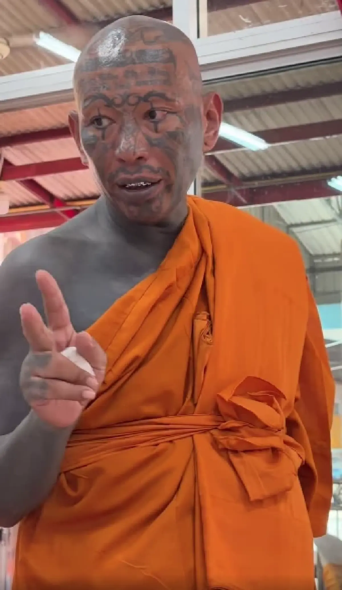 ฮือฮา "เก่ง ลายพราง" เผยเลขพระบวชใหม่ หลังเข้าพิธีอุปสมบทศึกษาธรรม