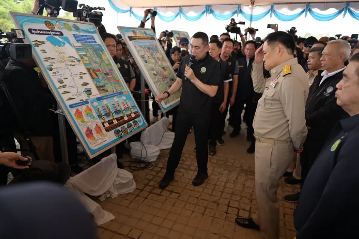 เลขทะเบียนรถบัส EV นายกฯ อนุทิน นั่งลงพื้นที่ลุย ครม.สัญจร สงขลา