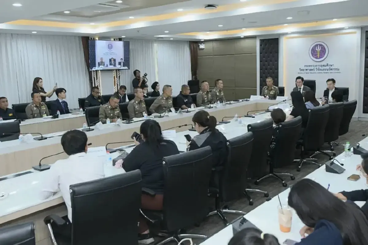 'ยศชนัน' สั่งอุเทนถวาย-ปทุมวัน งดเข้าใช้พื้น 3 เดือน พร้อมสั่งย้ายสถานที่เรียน