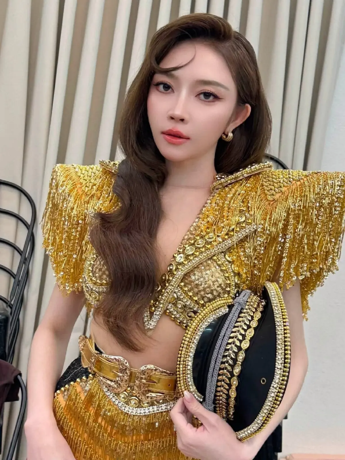แซ่บรับวัย 34  แอน อรดี สลัดลุคสวยสวมเดรสแดงเพลิง ฉลองวันเกิด 