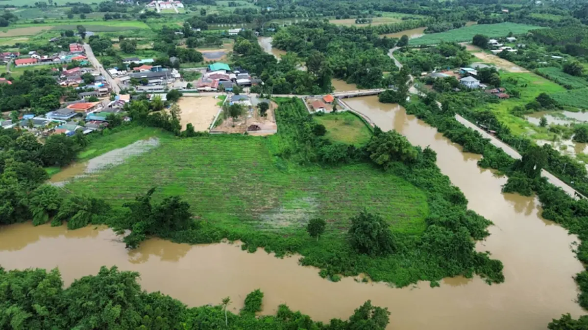 สระแก้วเฝ้าระวัง คลองพระสะทึง ชาวบ้านเร่งยกของรับมือน้ำท่วม