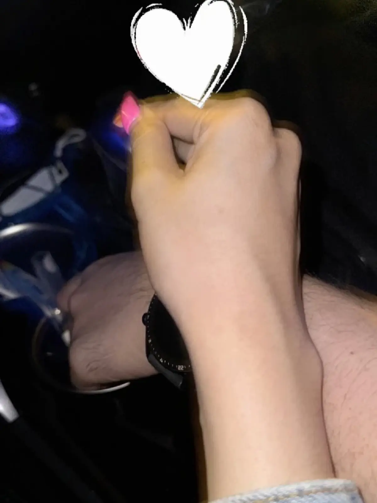ใบเตย โพสต์ภาพมือหนุ่มปริศนา แฟนๆ ลุ้นหนัก หรือจะเป็นรักครั้งใหม่