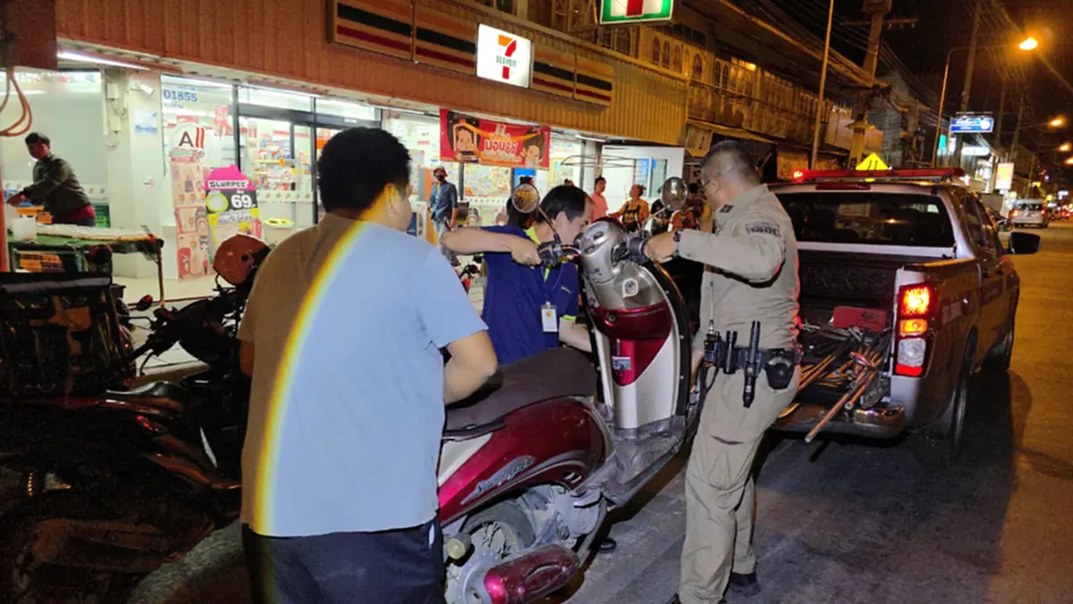 มึน! จอดรถซื้อของโดนขี่สลับคัน วอนนำมาคืนยันไม่ติดใจ