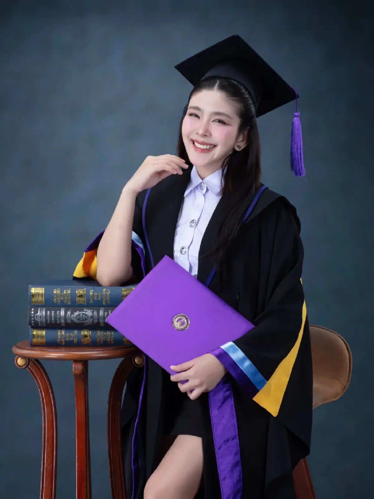 สวย ครบ เครื่อง  หนูนา หนึ่งธิดา คว้าปริญญาโท ม.ธุรกิจบัณฑิตย์