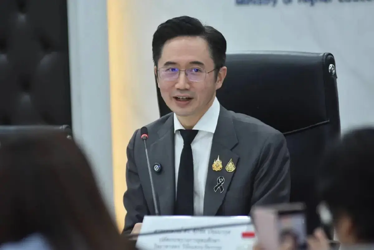 'ยศชนัน' สั่งอุเทนถวาย-ปทุมวัน งดเข้าใช้พื้น 3 เดือน พร้อมสั่งย้ายสถานที่เรียน