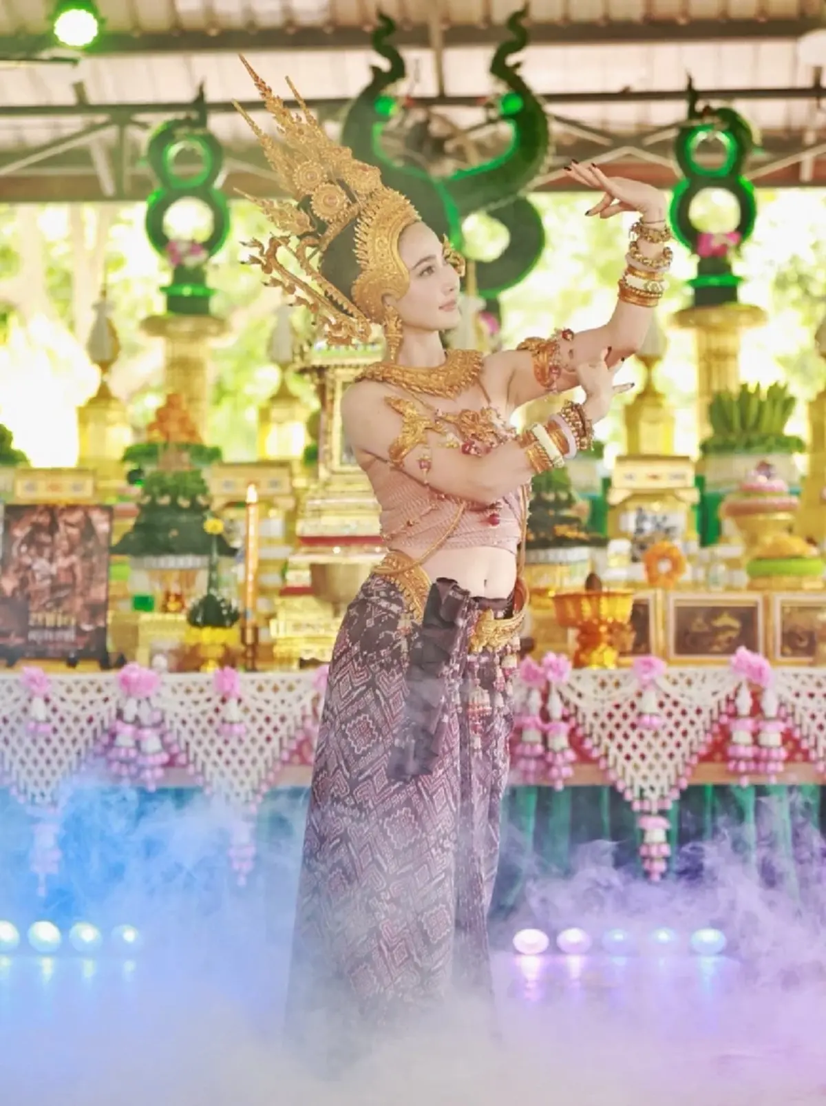 งดงามอ่อนช้อย แต้ว ณฐพร ร่วมพิธีรำบวงสรวงคำชะโนด  ต้อนรับ นาคี 3