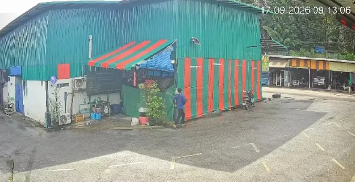 สะเทือนขวัญข้างป้อมตำรวจ สามีทำร้ายภรรยาเสียชีวิต ก่อนขี่รถหนี