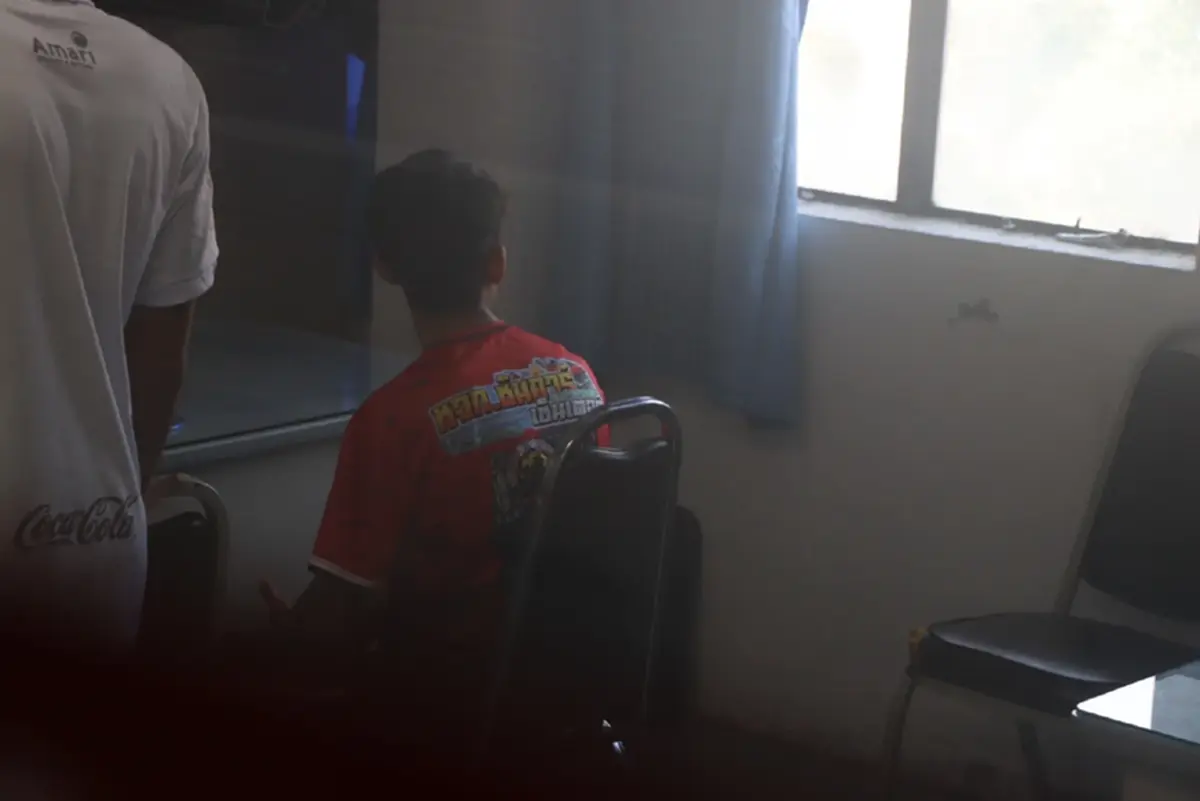 ผิดคาด พ่อหนุ่ม 15 บุกโรงเรียน พูดตรงๆ หลังลูกชายโดนจับกุม