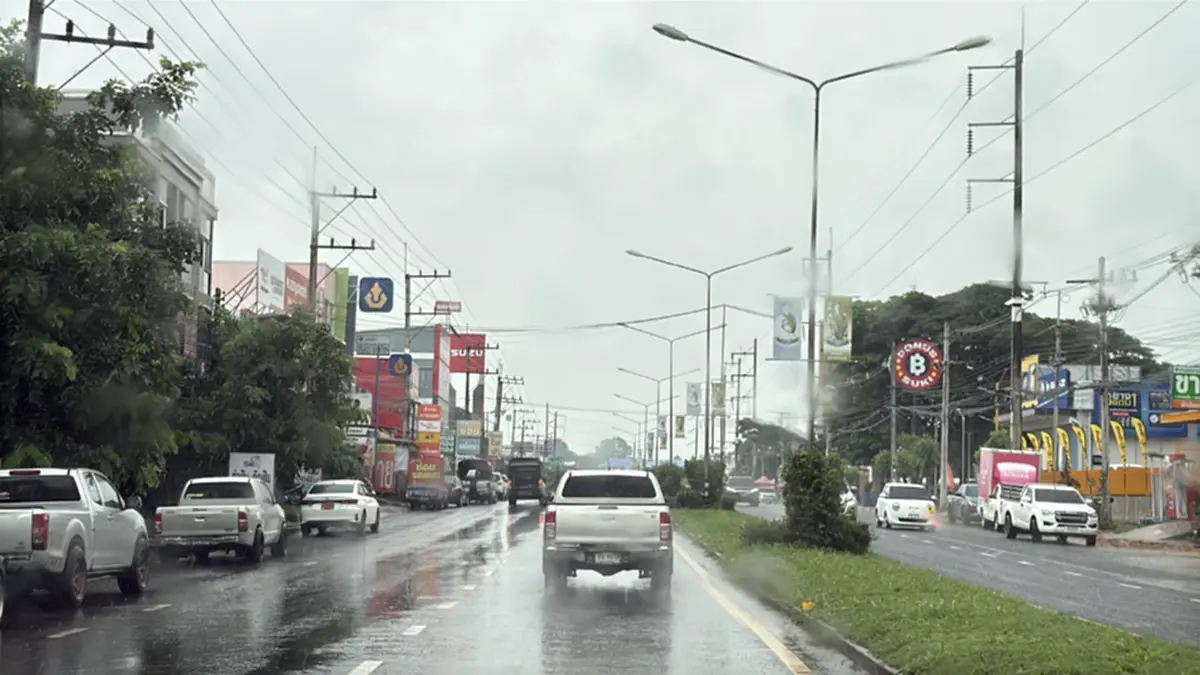 ฝนถล่ม 3 วันติด! น้ำล้นสปิลเวย์อำนาจเจริญ สั่งเฝ้าระวังด่วน