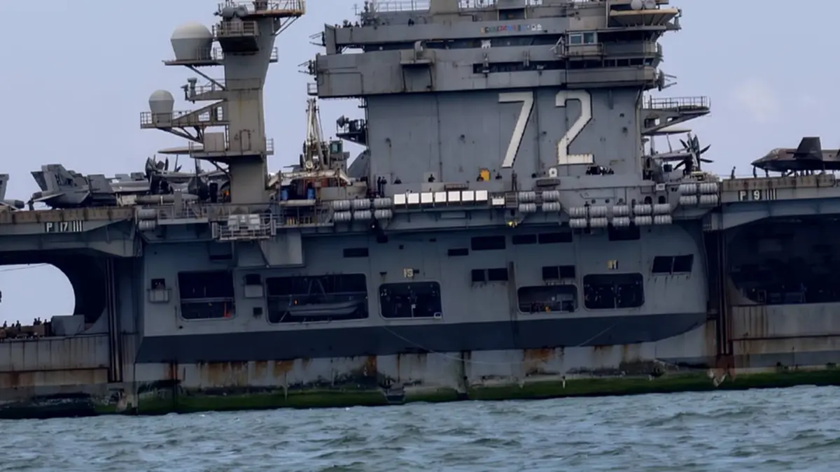 ส่องเลขเรือสหรัฐฯ USS Abraham Lincoln เทียบท่าแหลมฉบัง