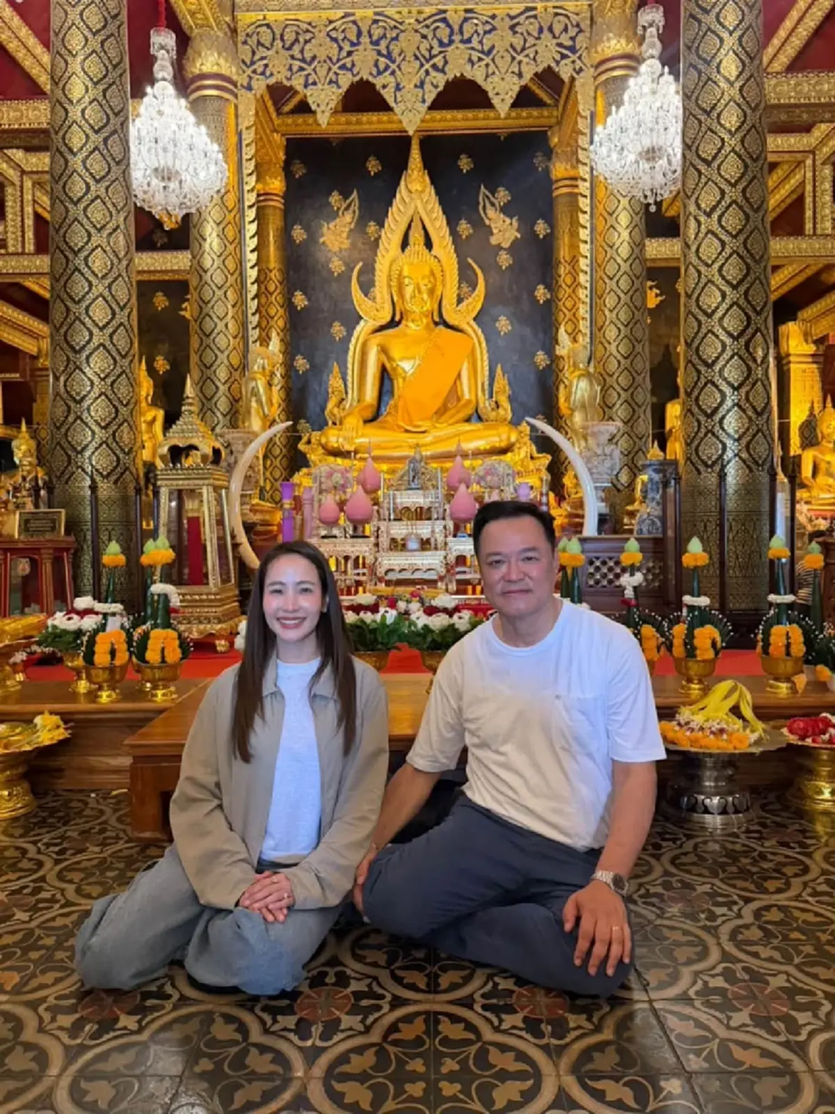 สายมูจับตา "อนุทิน" ลงยันต์ฝ่ามือ "หลวงพ่อสำลี" เสริมสิริมงคล