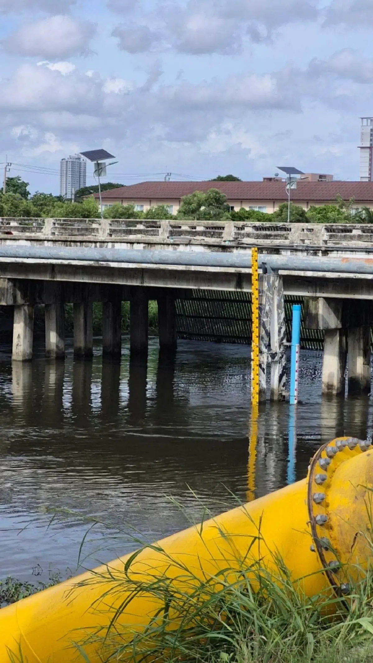 เจอจุดสำคัญ "เดชรัต" เปิดสาเหตุ ถนนสามัคคี-ประชาชื่น น้ำลดช้า
