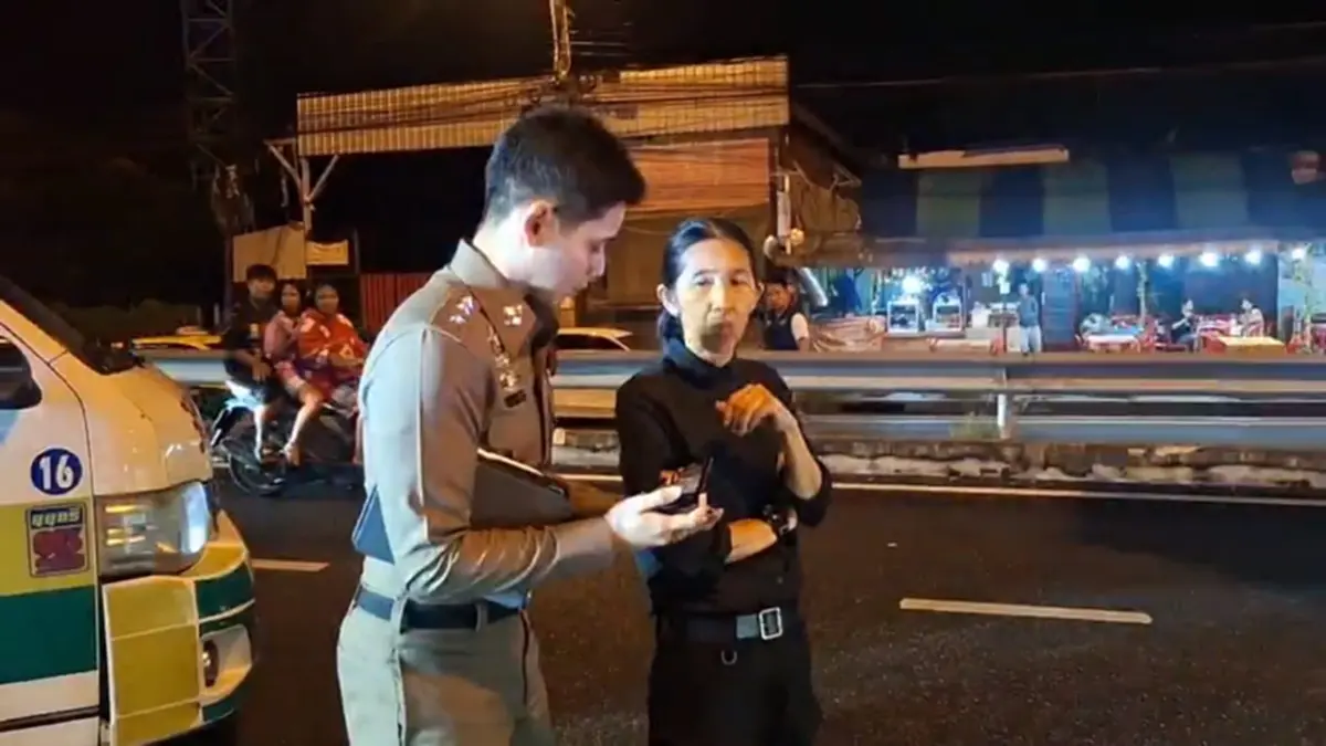 อุบัติเหตุซ้ำซ้อน "วาสนา นาน่วม" ถูกรถนางแบบเสียหลักชนท้าย