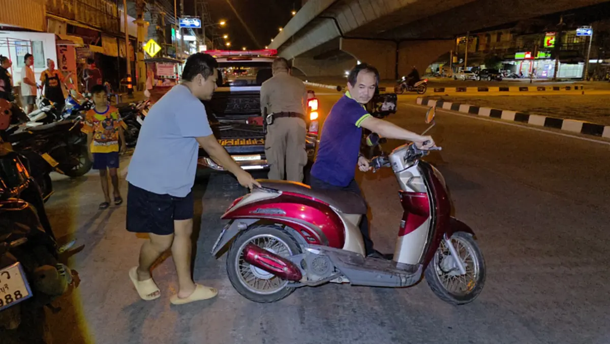 มึน! จอดรถซื้อของโดนขี่สลับคัน วอนนำมาคืนยันไม่ติดใจ