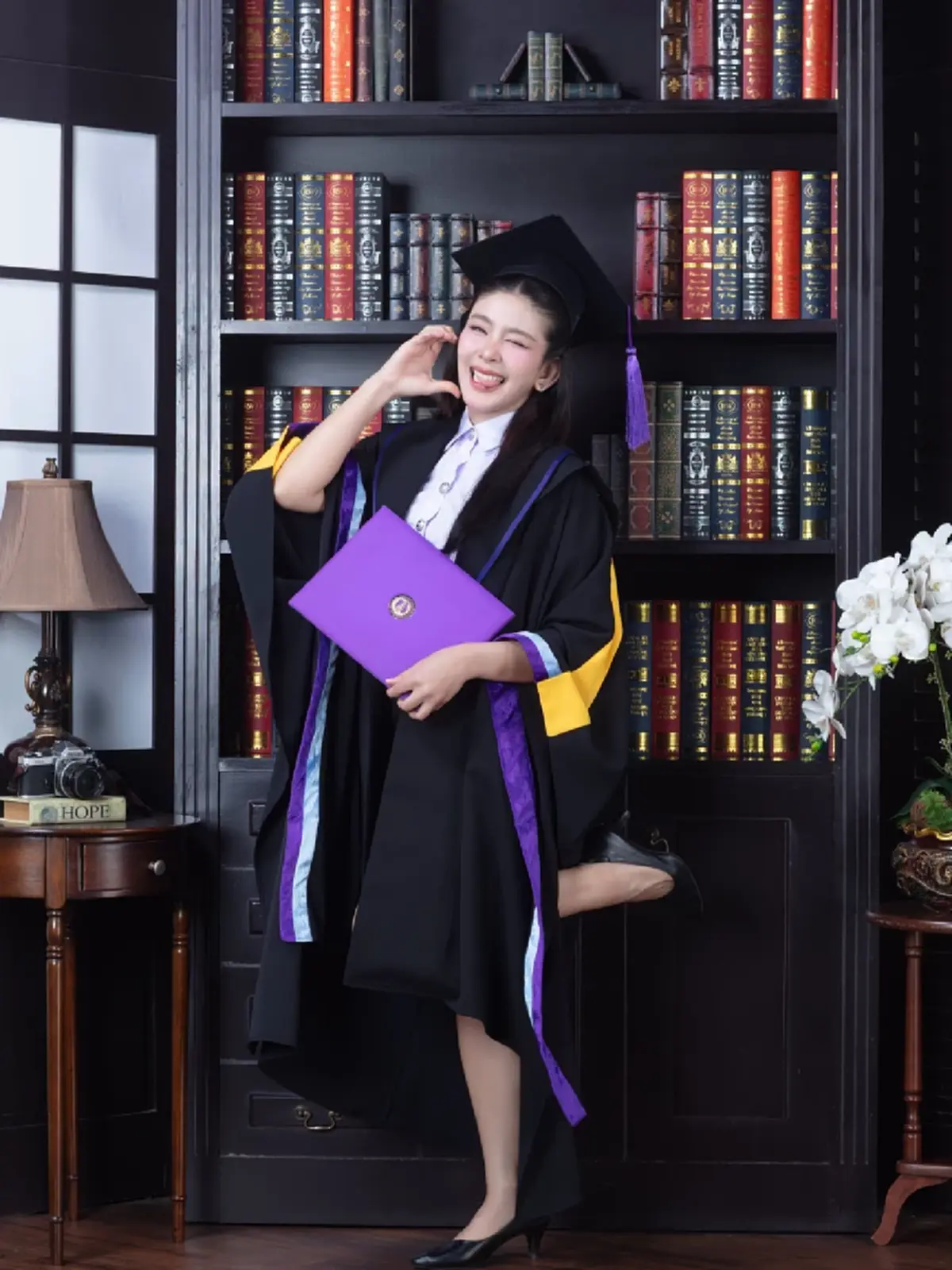 สวย ครบ เครื่อง  หนูนา หนึ่งธิดา คว้าปริญญาโท ม.ธุรกิจบัณฑิตย์