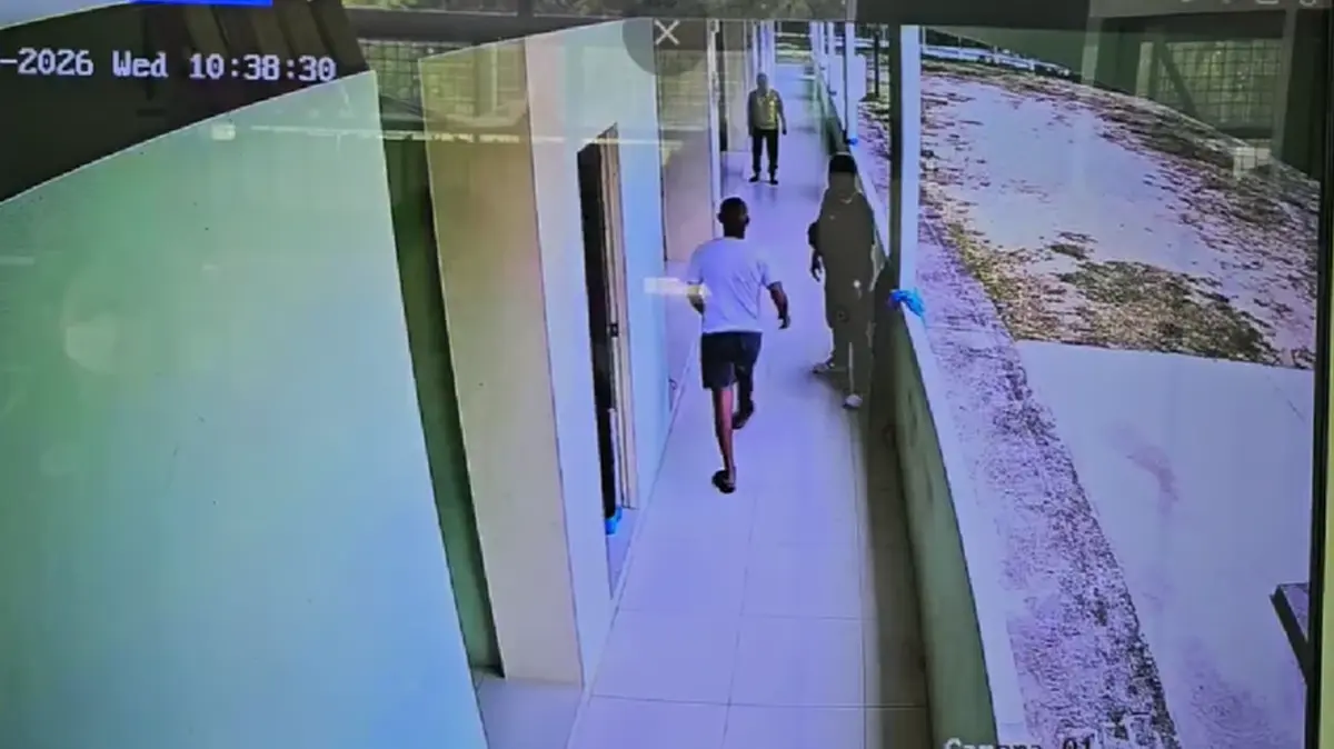 ผู้เห็นเหตุการณ์ เล่านาทีตำรวจก่อเหตุลั่นไกครูสาวคาโรงเรียน