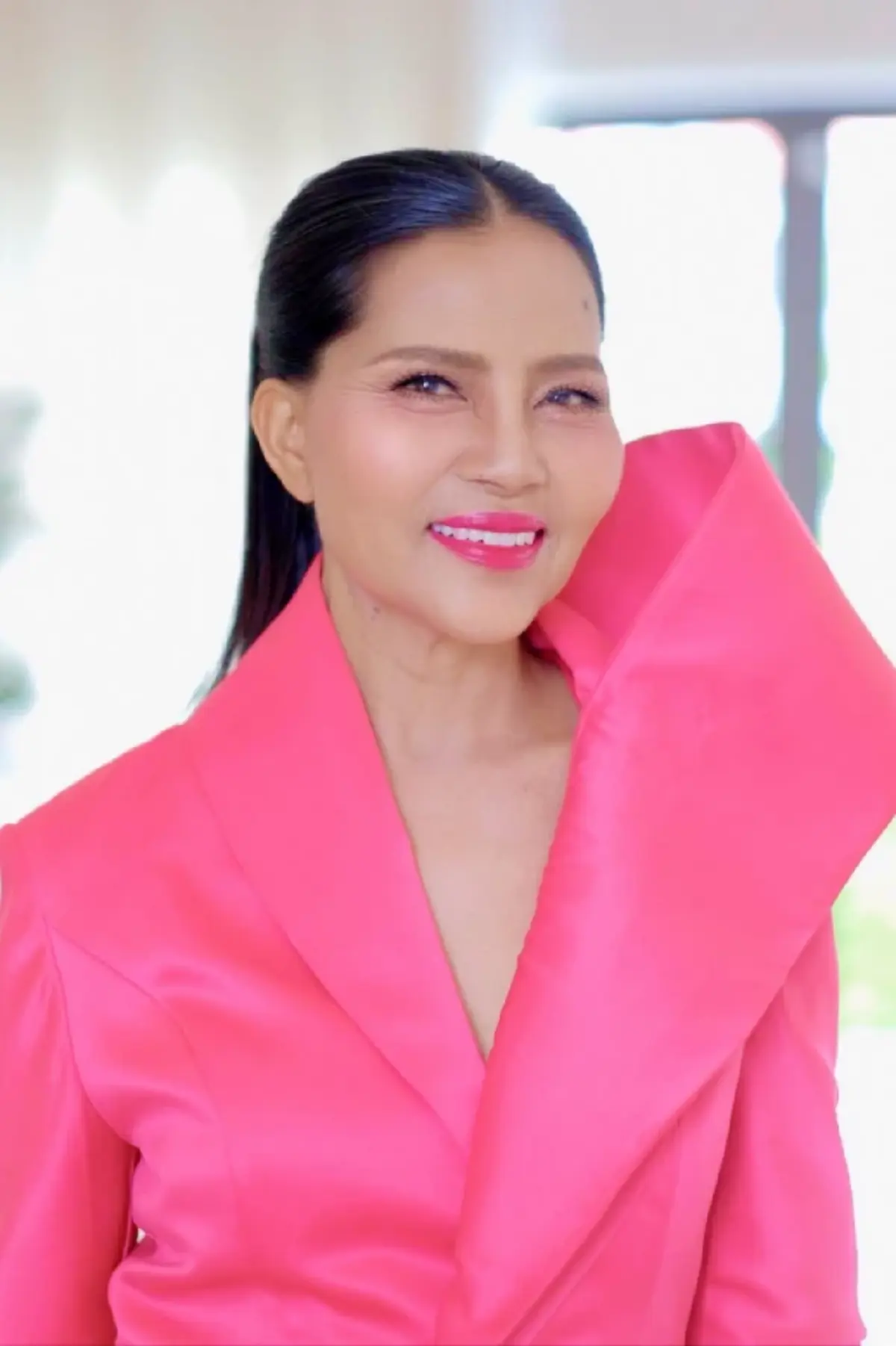 โค้งสุดท้าย "สุนารี" โชว์ลอตเตอรี่ อายุตัวเอง หลังเลขธูปโผล่