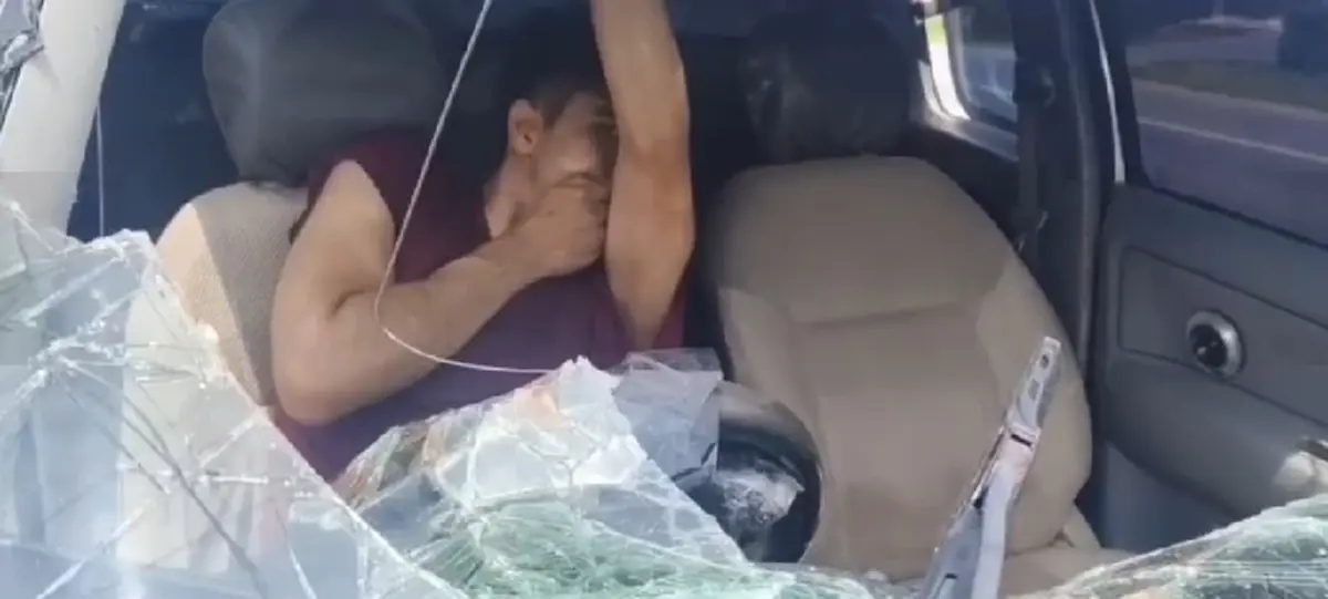 สาเหตุโอละพ่อ หนุ่มคลั่ง ซิ่งปาดหวาดเสียว พังรถตัวเองยับ