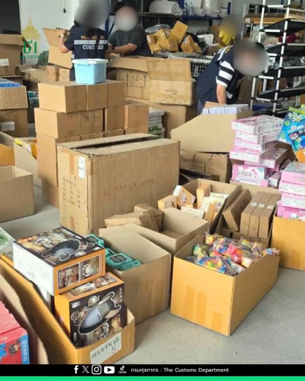 บุกยึดโกดังย่านบางพลี ผงะของเล่นอันตรายไร้ มอก. เกลื่อนกว่า 30,000 ชิ้น