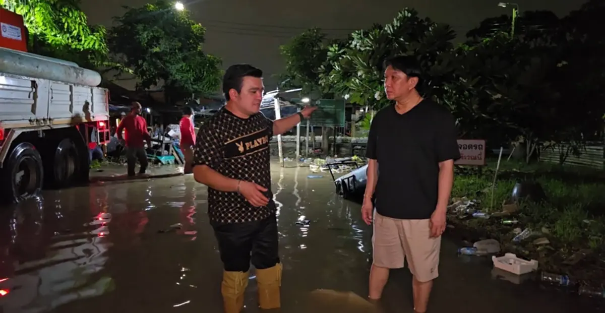 ปากเกร็ดวางกระสอบทราย-สูบน้ำ ยันพร้อมรับมือน้ำท่วม