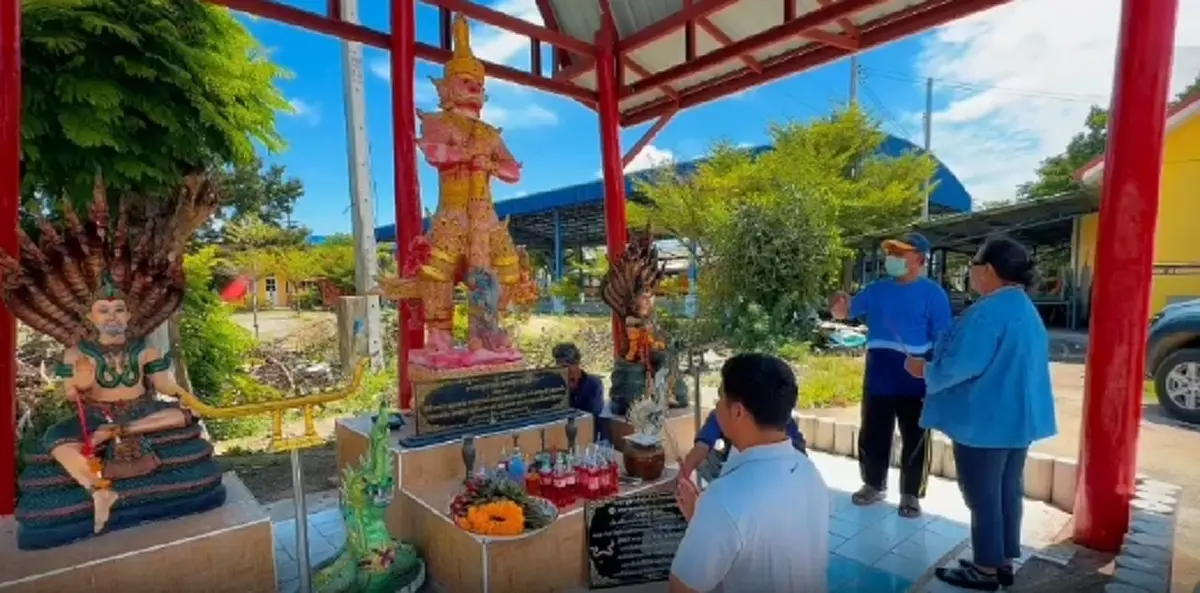 เฮลั่น! หนุ่มศรีราชาแก้บนไข่ 8,900 ฟอง หลังมีโชคติดกัน 10 งวด