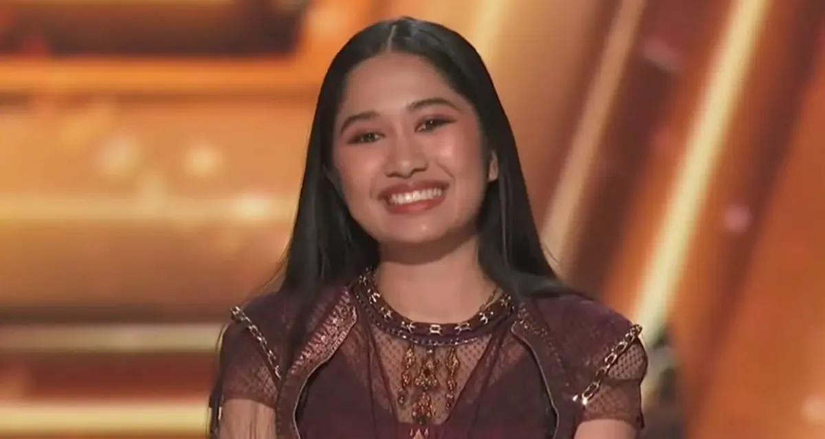 ขนลุก เจาะดีเทลชุดรับมง เนเน่ รอยัล เบื้องหลังไม่ธรรมดา