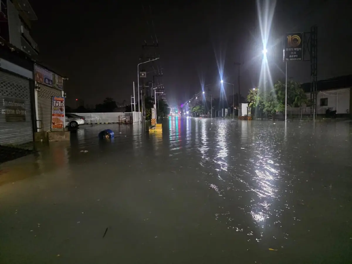 พัทยากลางอ่วมหนัก ฝนตกชั่วโมงเดียว น้ำท่วมหนัก