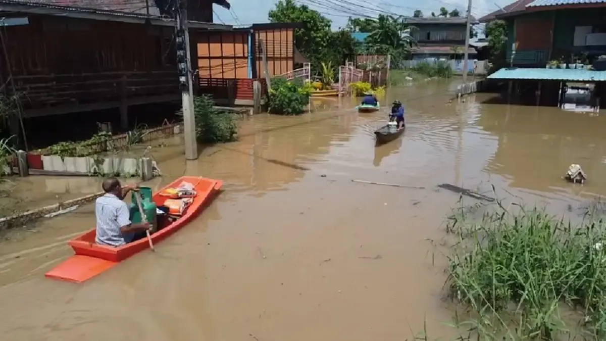 อยุธยาท่วมแล้ว 12 อำเภอ วอนชลประทานจัดสรรน้ำเห็นใจประชาชน