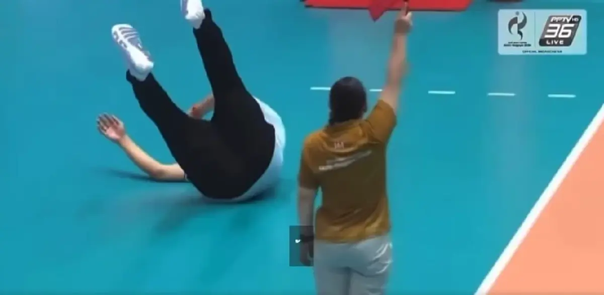 เอ็นดู "โค้ชอ๊อต" หลบลูกวอลเลย์บอล แต่ FC หลุดโฟกัสที่ "เฝิง คุน"