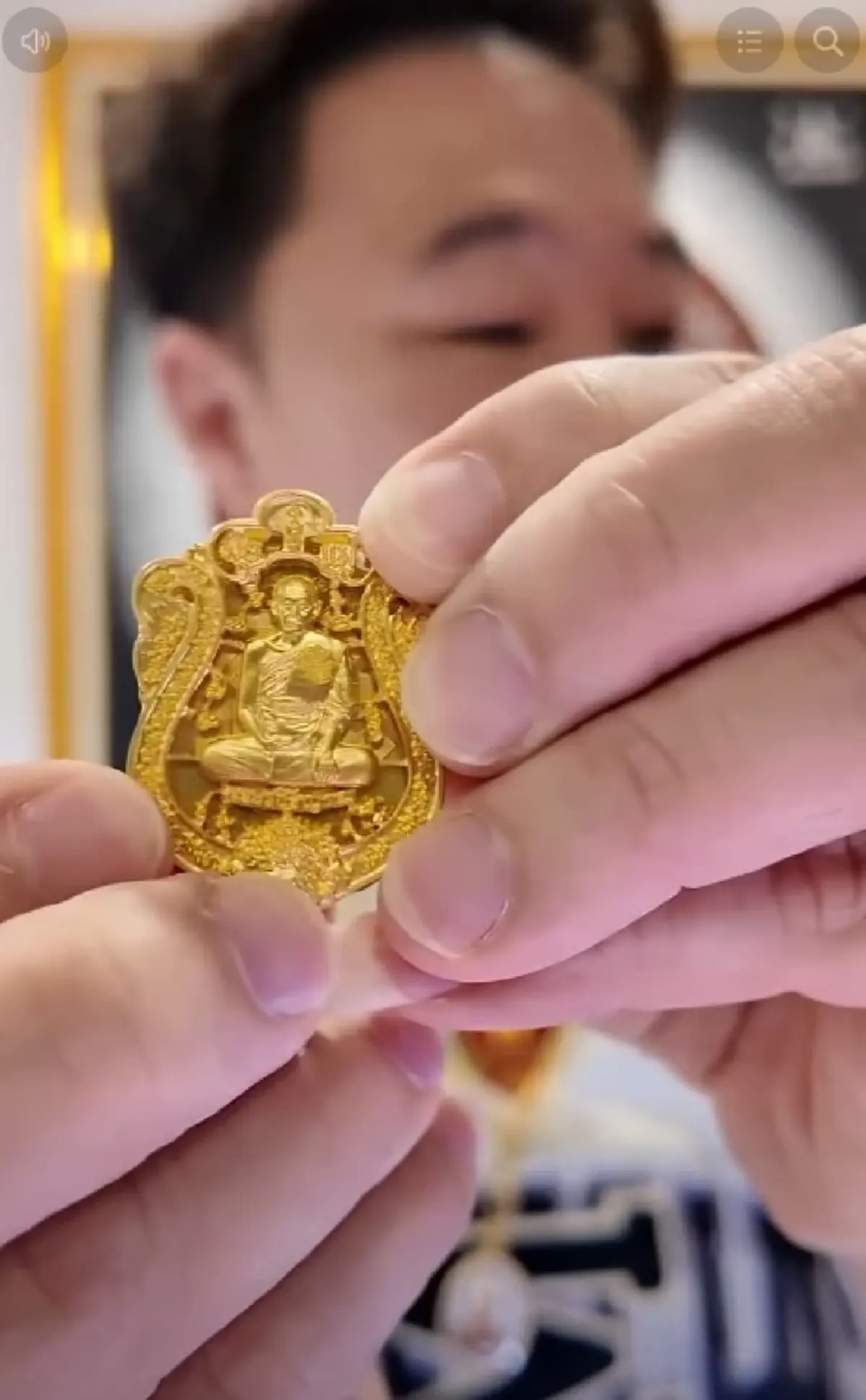 เซียนพระดัง ทุบโชว์พระทองคำ "หลวงพ่อโชติ" หลังถูกหลอกทั้งประเทศ