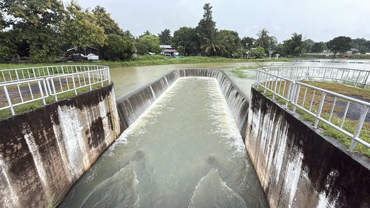 ฝนถล่ม 3 วันติด! น้ำล้นสปิลเวย์อำนาจเจริญ สั่งเฝ้าระวังด่วน