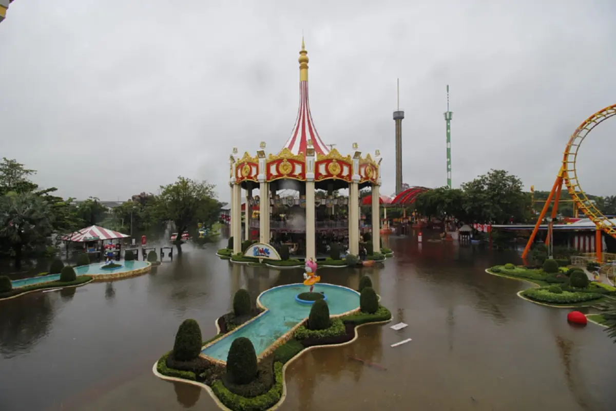"สวนสยาม" ประกาศปิดให้บริการ 6 เดือน หลังน้ำท่วม กระทบหนัก 