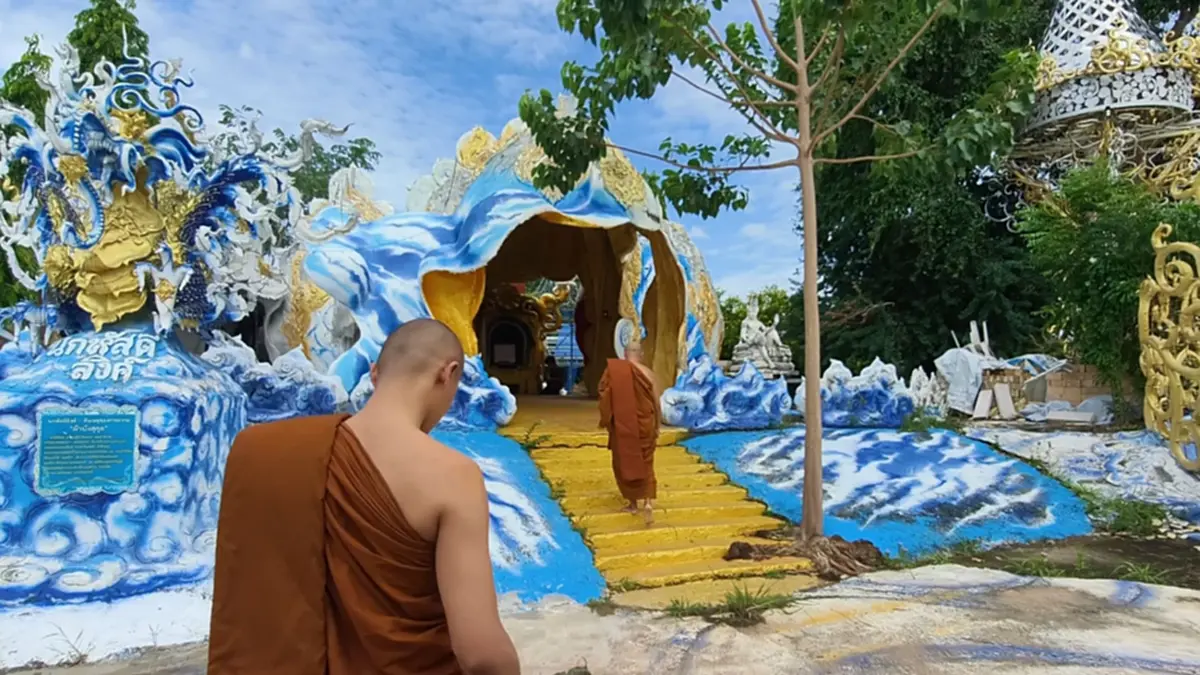 สุดซึ้ง! งานศพเรียบง่าย ใช้ใบโพธิ์แห้งแทนดอกไม้จันทน์