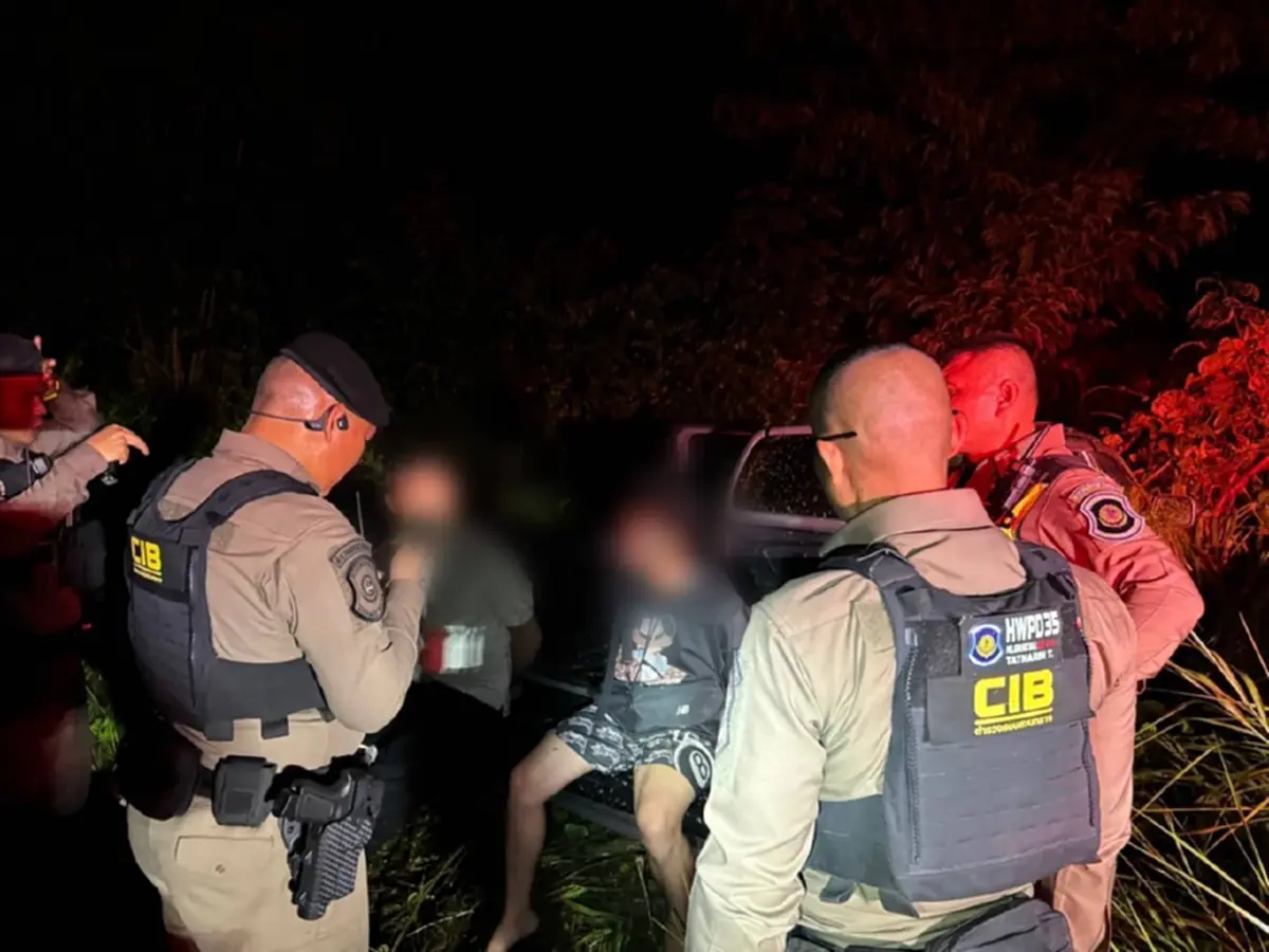 จับหนุ่มลักลอบพาต่างด้าวเข้ากรุงฯ ขับหนีสุดชีวิตก่อนเสียหลักลงข้างทาง