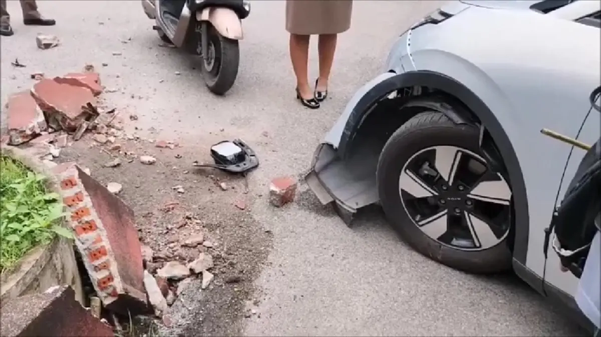 เจิมยันต์ยังไม่ทันพ้นวัด! เผลอเหยียบคันเร่งพุ่งชนกำแพงกุฏิ