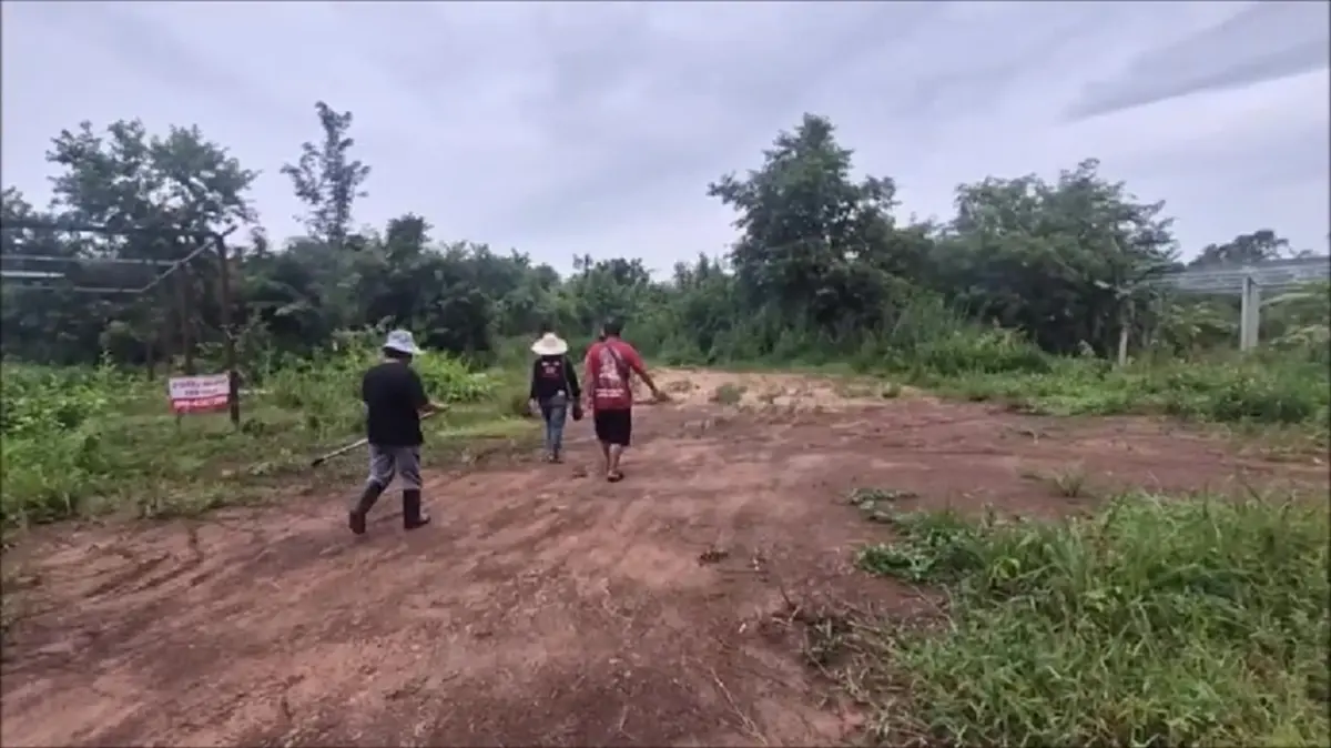 รถดูดส้วมมักง่ายทิ้งปฏิกูลริมทางอุดรฯ ฝนตกขี้ทะลักท่วมถนน