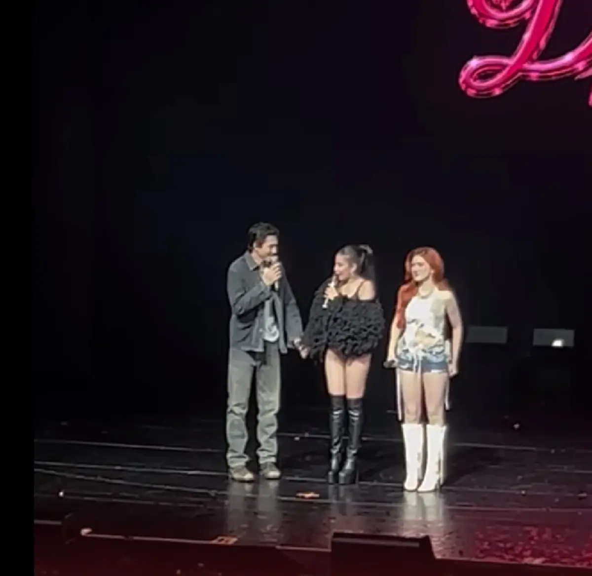 กวินท์ ขึ้นเวทีคอนเสิร์ต ลั่นประโยคเด็ด เผยความรู้สึก แฟน ๆ ส่งกำลังใจ