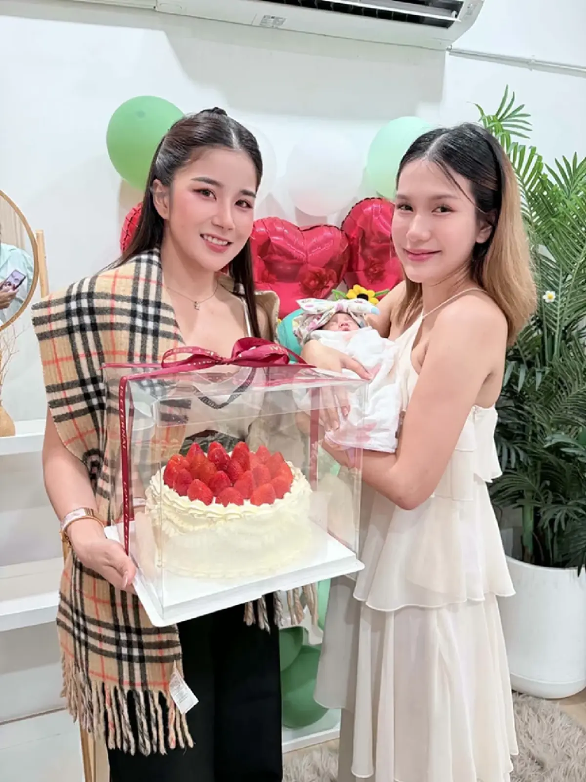 น่าเอ็นดู "ฟารีดา" เผยโฉม "น้องเวร่า" เห็นแล้วตกแฟนคลับได้เต็มๆ