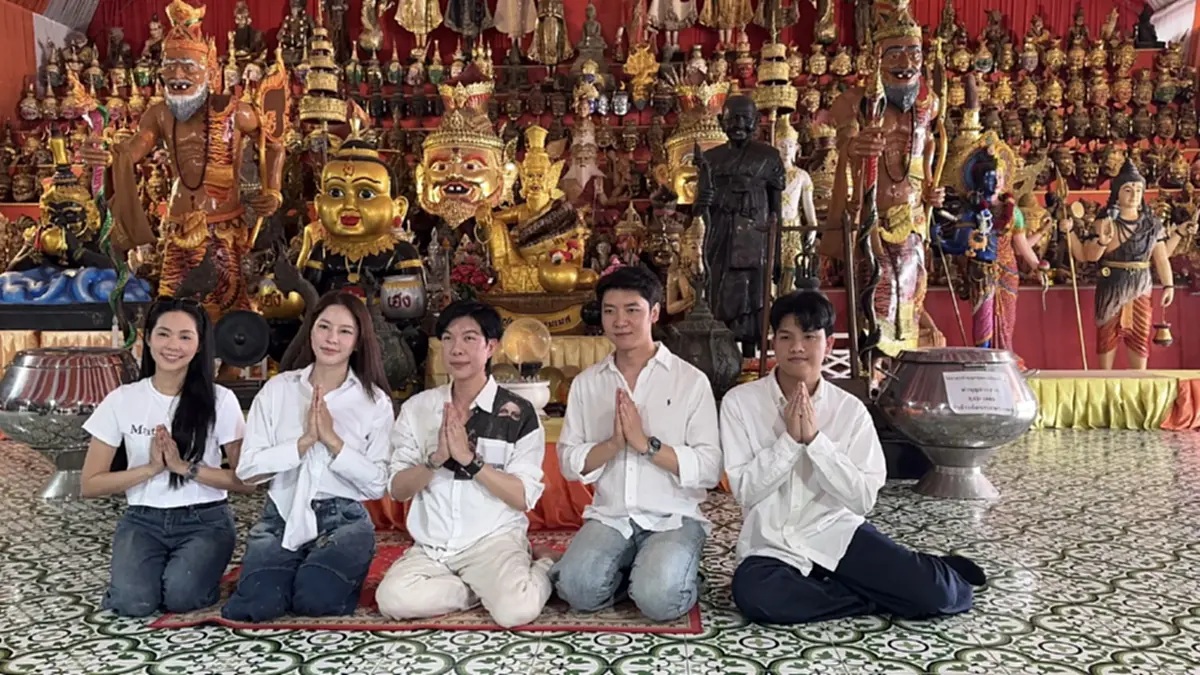 "บิ๊นท์-ปุยนุ่น" แก้บนอาศรมฤๅษีเณร ชาวบ้านแห่ส่องเลขน้ำมนต์