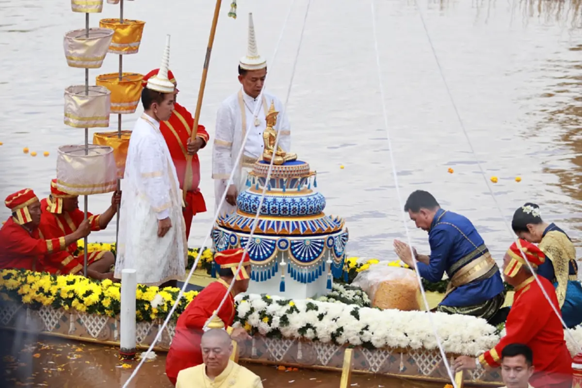 ทะเบียนรถ นายกฯ อนุทิน เปิดงานประเพณีอุ้มพระดำน้ำ 2569 เพชรบูรณ์