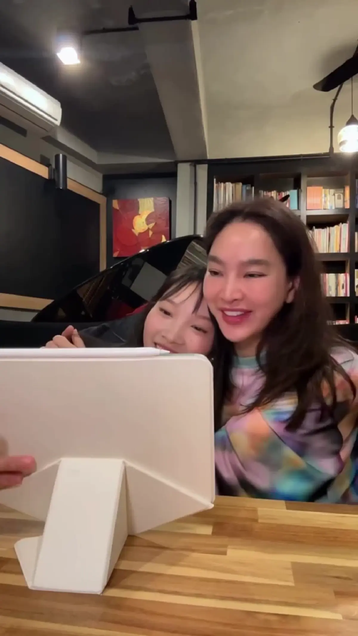 ตุ๊ก ชนกวนันท์ ปลื้มสุดๆ น้องแพรว ลูกสาวคนสวย สอบติดทันตแพทย์
