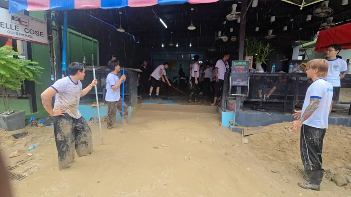 เร่งเคลียร์หินสไลด์ถนนนาใน ป่าตอง จี้รัฐแจงประกันภัย
