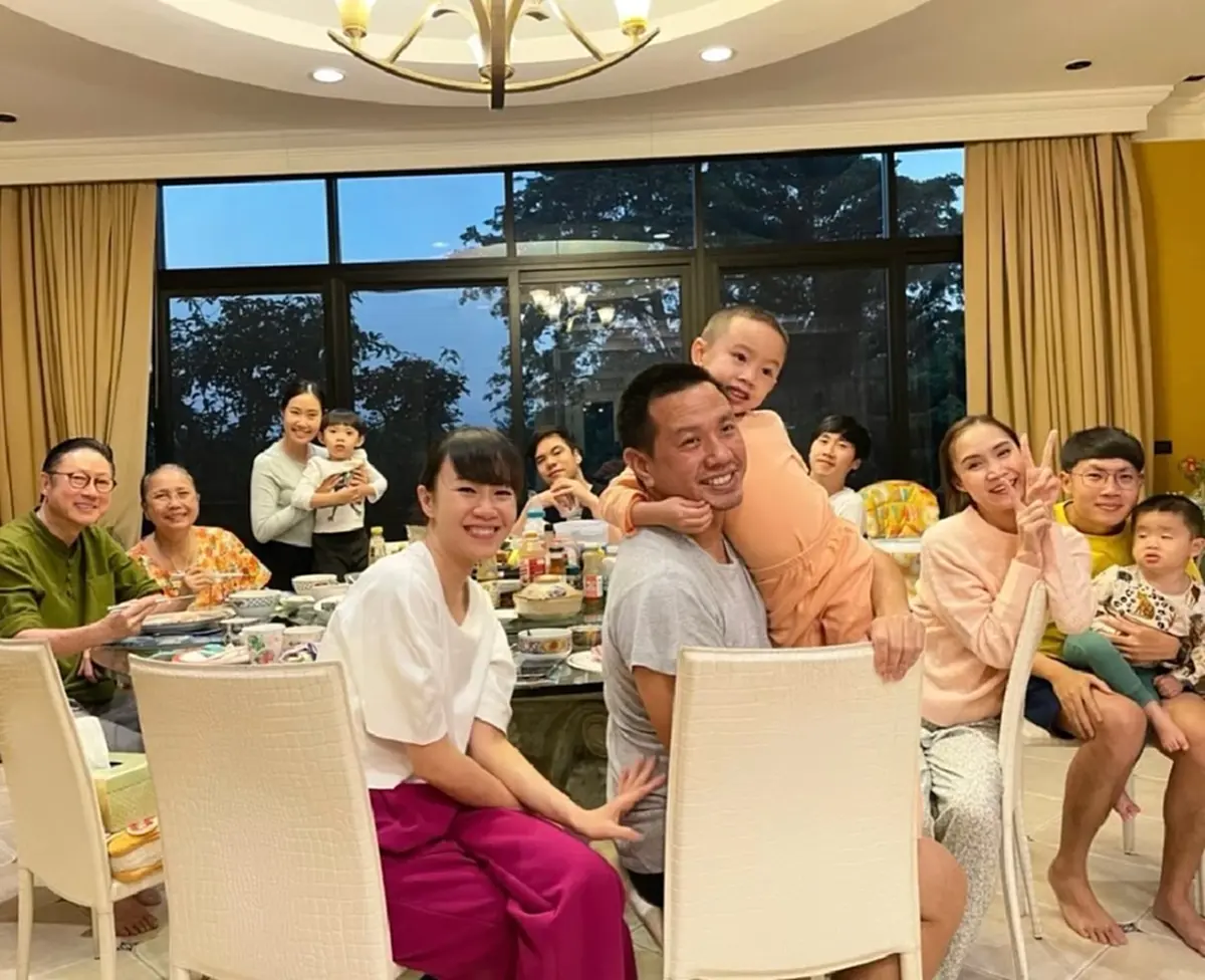 เสี่ยตา ปัญญา โพสต์ภาพครอบครัวสุดอบอุ่น ฉลองวันเกิดลูกสาวคนโต