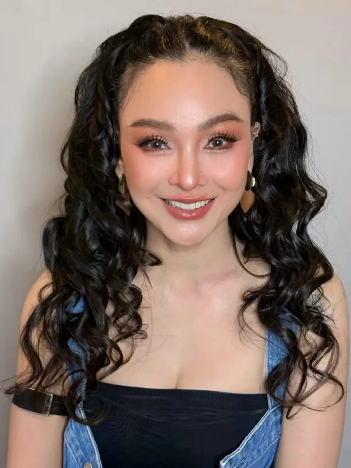 แคนดี้ รากแก่น ประกาศยืนข้าง บุ๋ม ปนัดดา เชื่อใจล้านเปอร์เซ็นต์