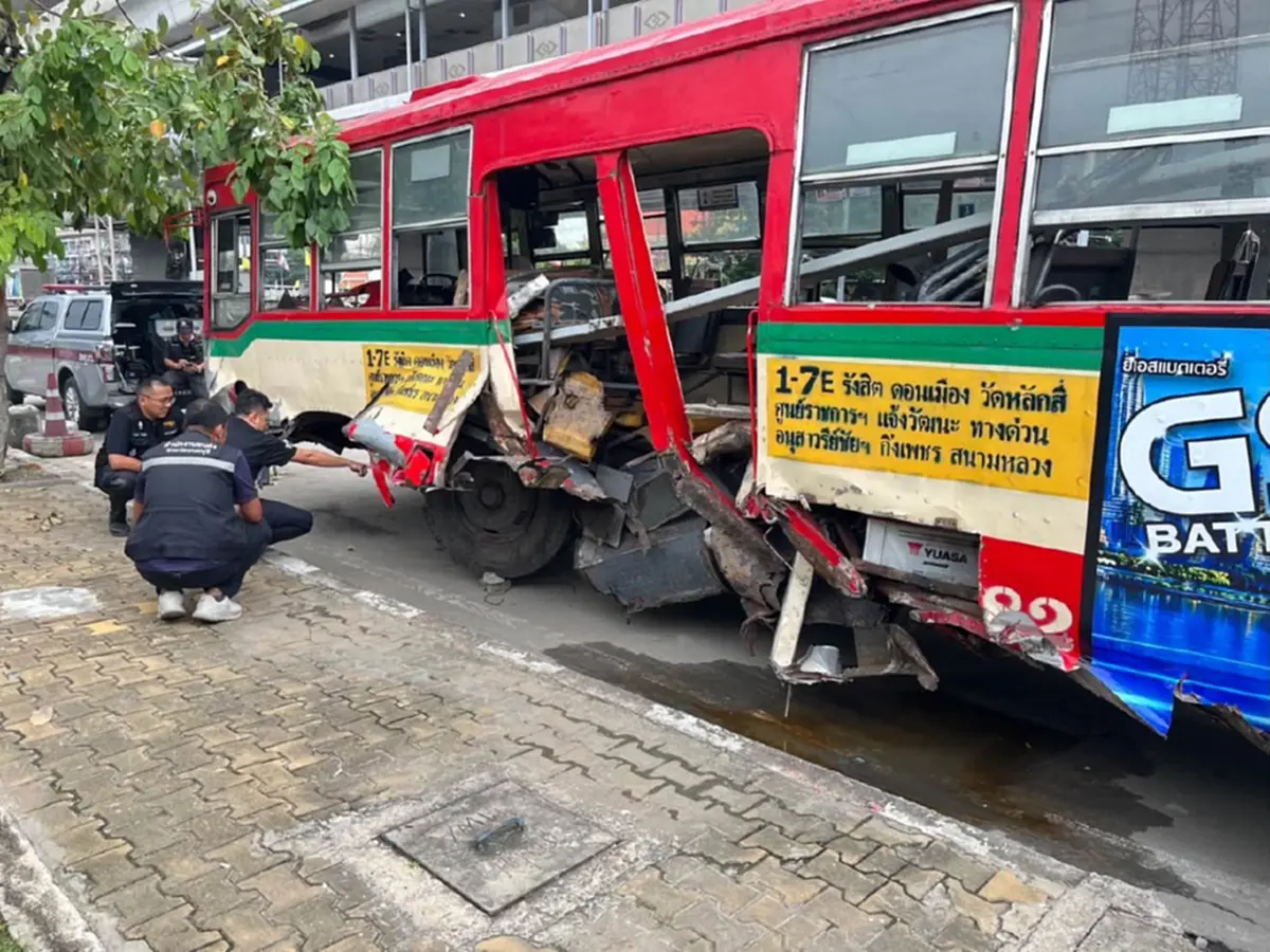 รู้แล้ว สาเหตุรถเมล์ พุ่งชนขอบสะพานทางด่วน ยันไม่ใช่ยางระเบิด