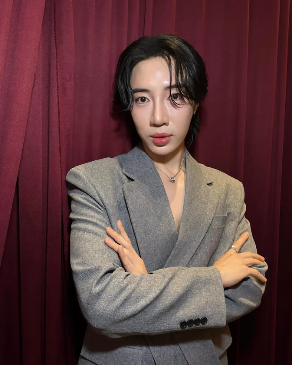 น้ำท่วมไม่ทิ้งกัน  นนท์ อินทนนท์  ลุยส่งอาหารสัตว์ ช่วยสุนัข-แมว
